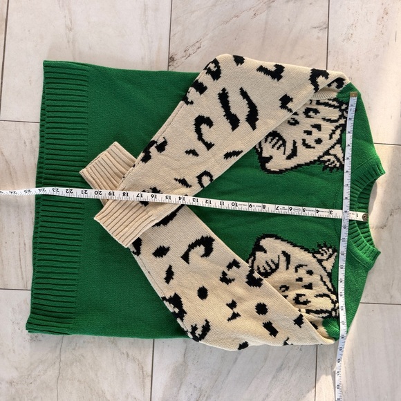Green Leopard Print Sweater - Picture 6 of 9